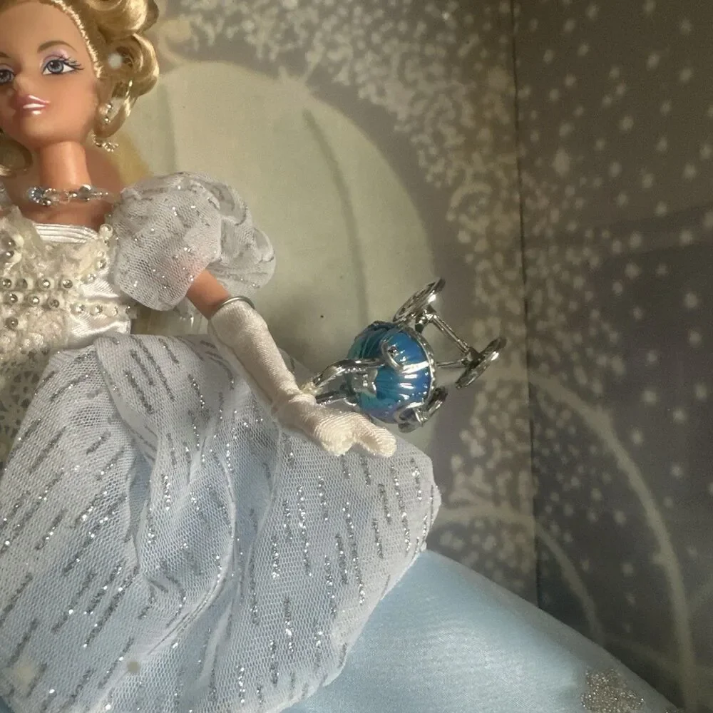 Disney CINDERELLA DOLL Limited Ed 2005 EXTREMELY RARE